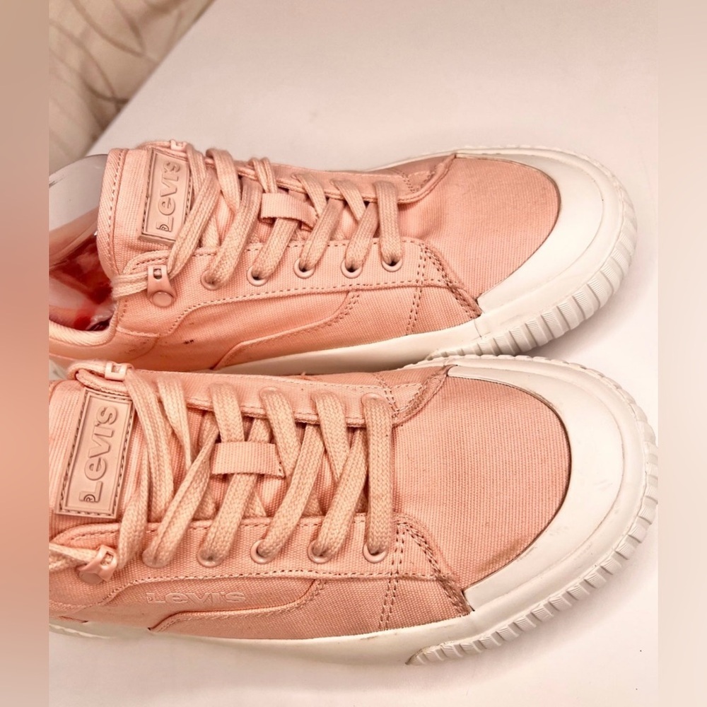 Levi’s Women’s Emma Platform Sneakers Size  8 Pink - Picture 6 of 10